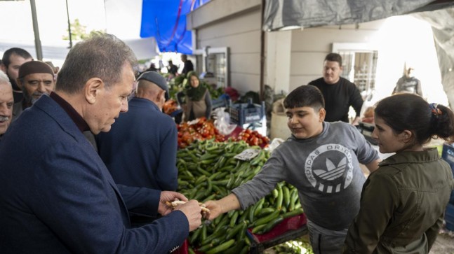 Başkan Seçer, Akkent Semt Pazarı’nda Halkla Buluştu