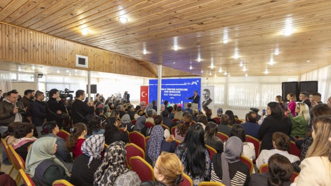 Başkan Seçer, Aydıncık Kurs Merkezi’nde Eğitim Gören Öğrencilerin Aileleriyle Buluştu