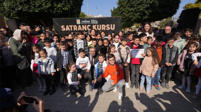 TARSUS BELEDİYESİ’NİN STEM MERKEZİ’NDE ÇOCUKLARIN YETENEKLERİ GELİŞİYOR: 180 ÖĞRENCİ SATRANÇ EĞİTİMİNDEN MEZUN OLDU