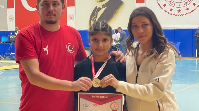 Kır Çiçekleri’nden Bir Başarı Hikayesi Daha…