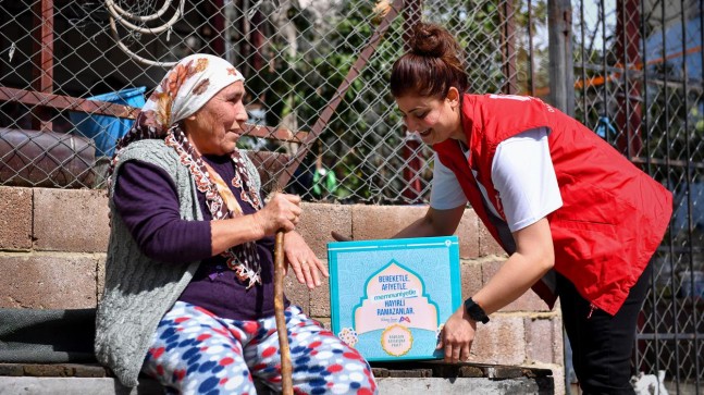 Mersin Büyükşehir Bu Ramazan Ayı’nda da Vatandaşın Sofrasına Katkı Sunuyor