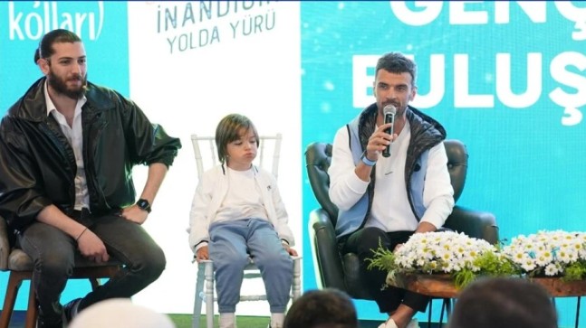 TMF Milli Takımlar Kaptanı Kenan Sofuoğlu, Düzce’de Gençlerle Buluştu