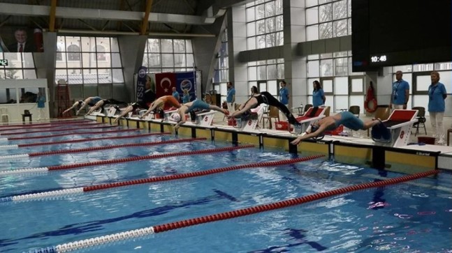 Paletli Yüzme Kulüplerarası Büyükler Türkiye Şampiyonası’nda 3 Türkiye Rekoru Kırıldı