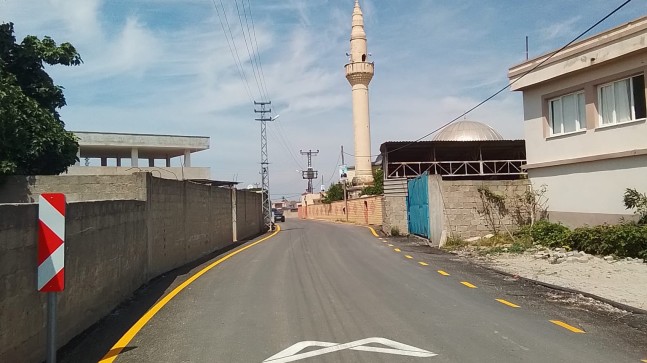 MERSİN BÜYÜKŞEHİR BELEDİYESİ’NDEN TARSUS ÇAĞBAŞI MAHALLESİNDE YOL ÇİZGİLEME ÇALIŞMASI