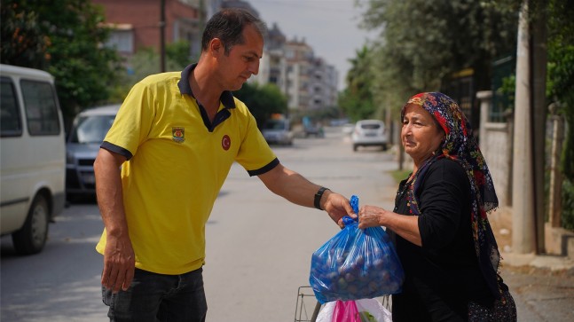 TARSUS BELEDİYESİ ÜRETİYOR, HALKA ÜCRETSİZ ULAŞTIRIYOR