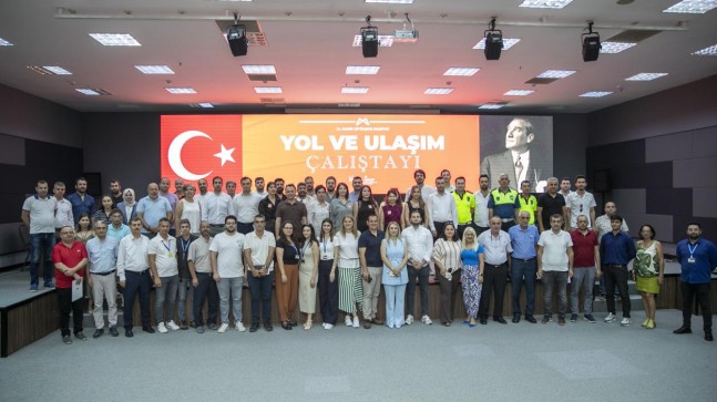 Büyükşehir ‘Yol Yapım ve Ulaşım Çalıştayı’ Gerçekleşti