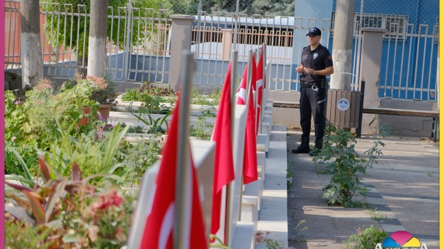 15 Temmuz Demokrasi ve Milli Birlik Günü Nedeniyle Tarsus Şehit Mezarlığı’nda Anma Töreni Düzenlendi