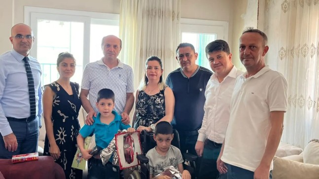 Mehmet Metin’den Evde Eğitim Gören Öğrenciye Doğum Günü Sürprizi