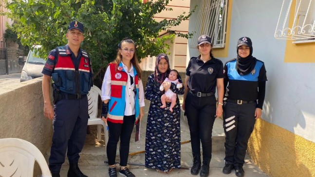 Tarsus Kaymakamlığı’ndan Yeni Doğan Bebeklere Hoş Geldin Ziyareti