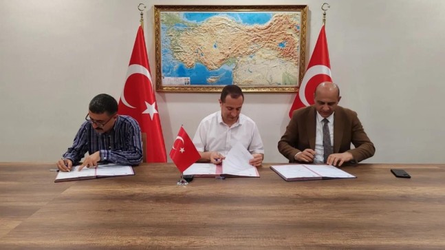 Tarsus’ta Gençlere Yardımseverlik Aşılanacak Üç Proje İmzalandı