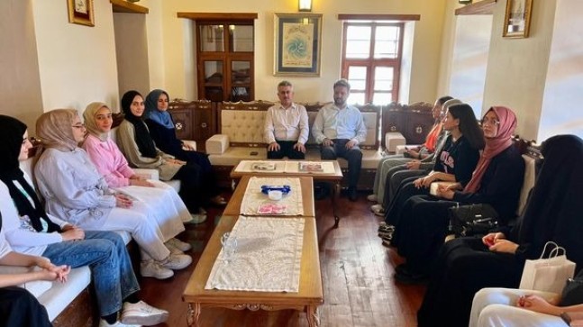 Tarsus’ta Gençlerle Tarihi ve Kültürel Ziyaret Gerçekleştirildi