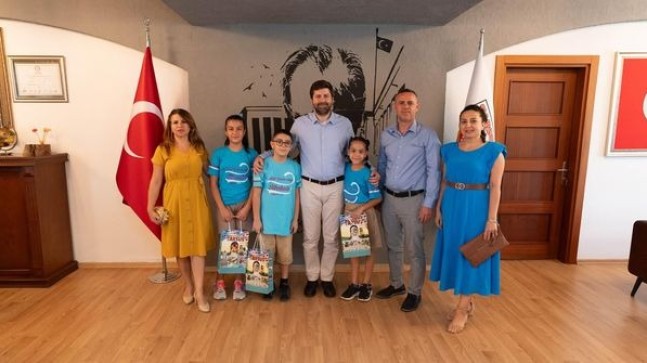 Öğrencilerden Tarsus Belediye Başkanı Ali Boltaç’a Ziyaret
