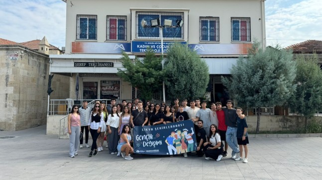 ANTALYA’DAN GELEN ÜNİVERSİTE ÖĞRENCİLERİ TARSUS’TA BÜYÜKŞEHİR’İN KONUĞU OLDU