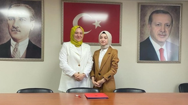 Ak Parti Tarsus Kadın Kolları’nda Devir Teslim Töreni Düzenlendi