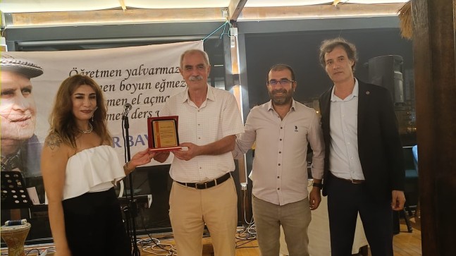 Eğitim-Sen Tarsus Şubesi, Dünya Öğretmenler Günü’nü Kutladı