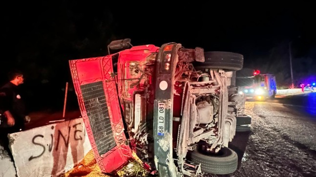 MERSİN-TARSUS OTOYOLUNDA KAZA: 1 YARALI