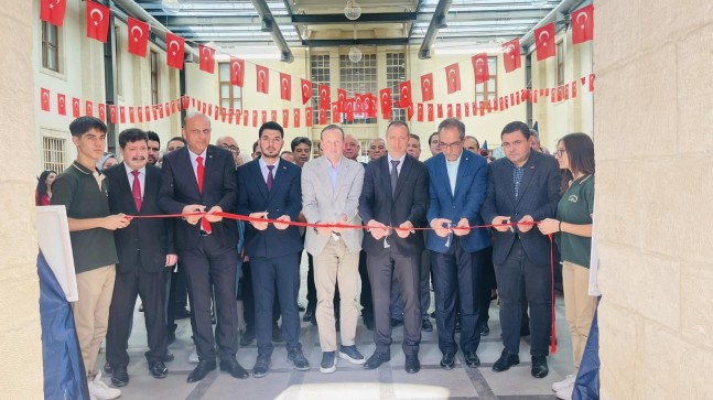 Tarsus Müzesi’nde Cumhuriyet’in “101. Yıl Resim Sergisi” Açıldı