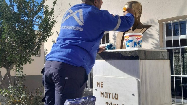 Mersin Büyükşehir Belediyesi, Okullarda Tadilat Çalışmalarına Devam Ediyor