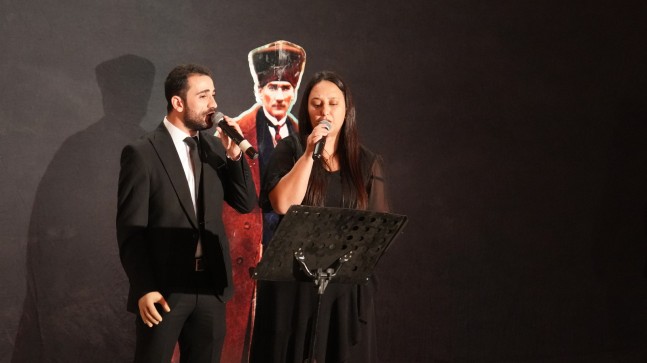 Tarsus Belediyesi10 Kasım Atatürk Anma Etkinliği Düzenledi  “Atatürk Sevdiği Şarkılarla Yad Edildi”