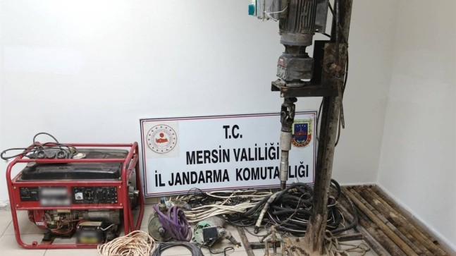 Tarsus’ta Kaçak Kazı Yapan 5 Şüpheli Suçüstü Yakalandı