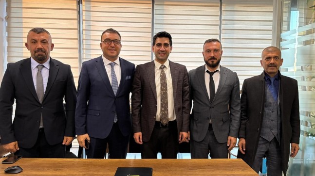 Doç. Dr. Ali Arı’ya MHP Tarsus’tan Ziyaret