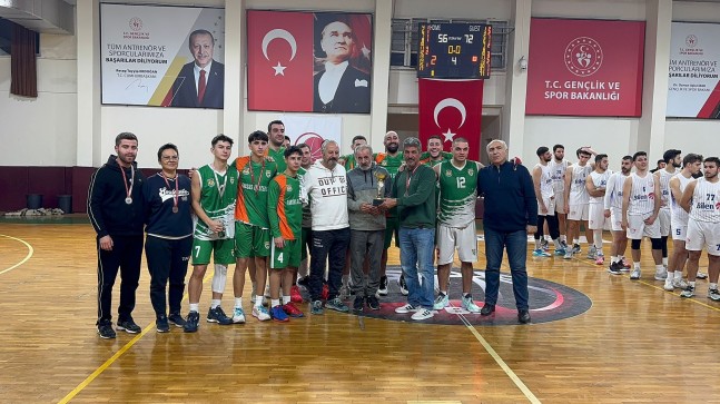 Tarsus Gelecek Spor Basketbol Takımı 3. Lig’de
