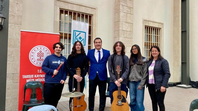 TARSUS MÜZESİ’NDE “ŞARKINI SÖYLE” ETKİNLİĞİ DÜZENLENDİ