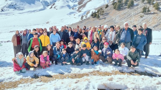 CHP Tarsus Kadın Kolları’ndan Hiç Kar Görmeyen Çocuklara ve Ailelerine Karboğazı Gezisi