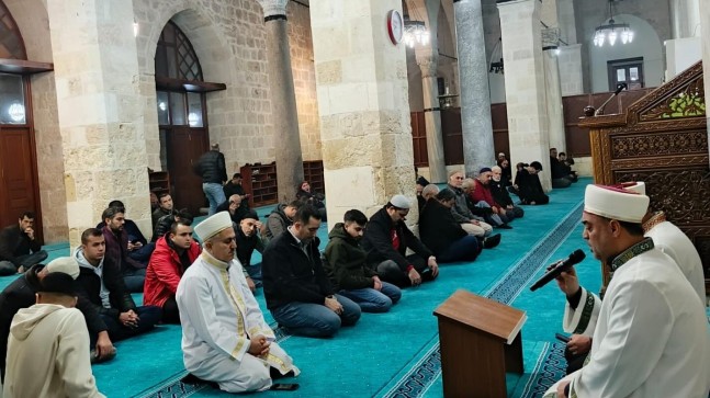 Regaib Kandili Tarsus’ta Dualarla Karşılandı