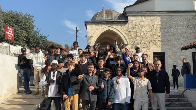 Tarsus Gençlik Koordinatörlüğü, Eskişehir Proje İmam Hatip Lisesi Öğrencilerini Eshab-ı Kehf’te Ağırladı