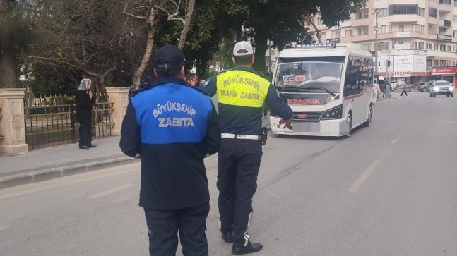 Zabıtadan Tarsus’ta Okul Servisleri ve Toplu Taşıma Araçlarına Denetim