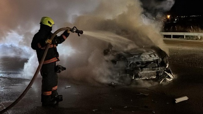 Tarsus’ta Kazaya Karışan Araç Alev Aldı