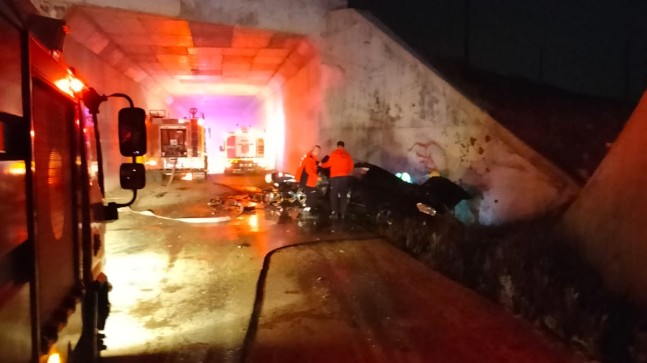 Tarsus’ta havaalanı yolunda kaza “2 yaralı”
