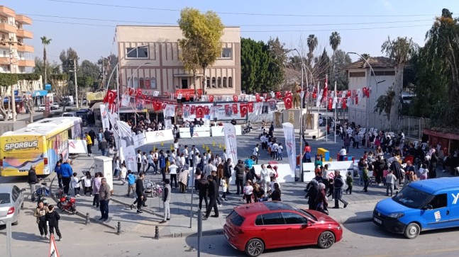 BÜYÜKŞEHİR’İN SPORBÜS’Ü YENİCE’DE ÇOCUKLARLA BULUŞTU