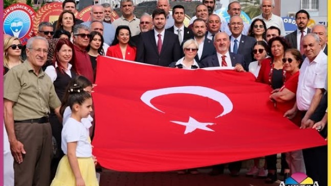 “23 Nisan’da Ata’ya Saygı, Cumhuriyet’e Bağlılık”