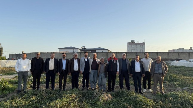 AK Parti Tarsus İlçe Teşkilatından Don Felaketinden Etkilenen Çiftçilere Geçmiş Olsun Ziyareti