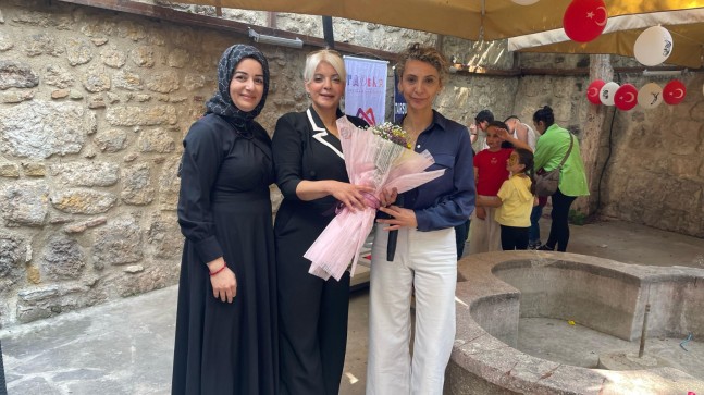Tarsus’ta TADEKA Binasında 23 Nisan Coşkusu “Cesur Kadınlar ve Çocuklar Bayram Sevincini Paylaştı”
