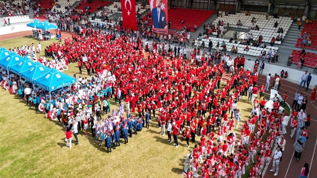 TARSUS’TA 23 NİSAN ULUSAL EGEMENLİK VE ÇOCUK BAYRAMI COŞKUSU DOYASIYA YAŞANDI