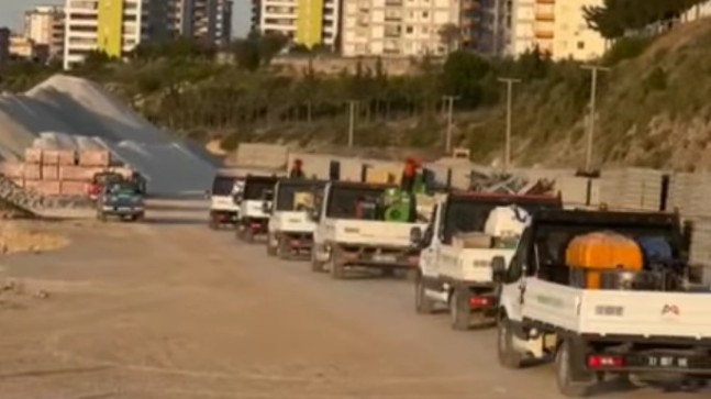 Tarsus’ta Sinekle Mücadelede Gece Mesaisi Başladı
