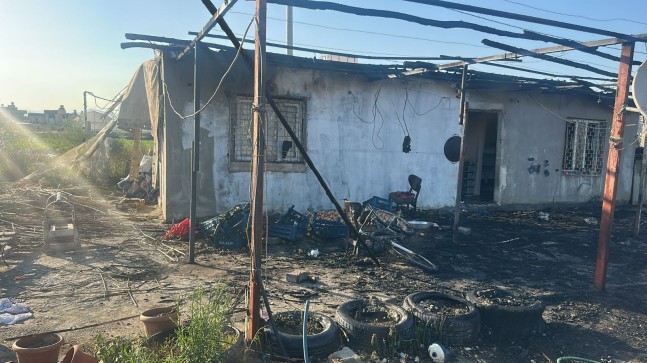 Tarsus’ta Bahçe Mahallesinde Elektrik Kaynaklı Yangın