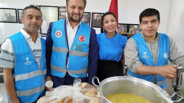 Tarsus Müftülüğü ve TDV Tarsus Şubesinden Yaşlı Dayanışma Evinde 200 Kişiye Sıcak Çorba İkramı