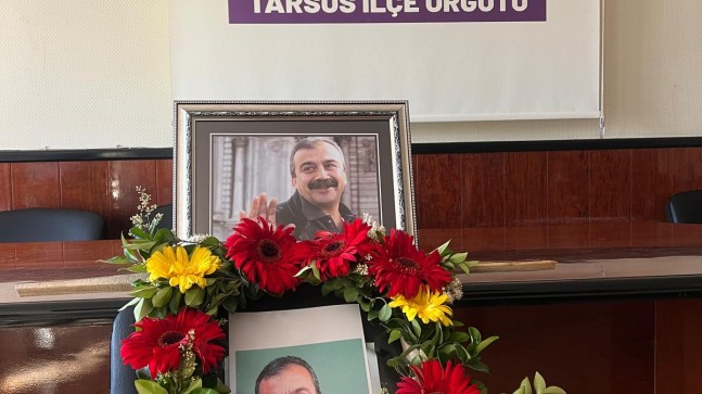 Dem Parti Tarsus, Sırrı Süreyya Önder İçin Duygusal Taziye Kabulü Düzenledi