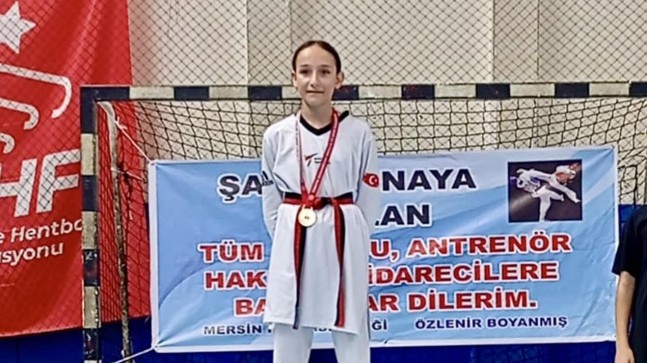 Tarsuslu Öğrencimiz Aybüke Beybolat’tan Tekvando Şampiyonasında Büyük Başarı