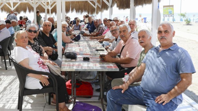 Mersin’de Emekliler Büyükşehir’le ‘Yaza Merhaba’ Dedi