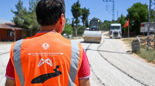 Büyükşehir, Erdemli Kırsalındaki Yolları Yenilemeyi Sürdürüyor