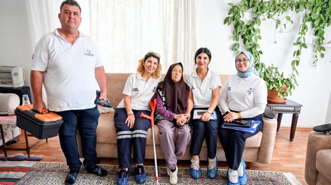 Büyükşehir, Yaşlı Vatandaşlara ‘Evlat Sevgisiyle’ Destek Oluyor