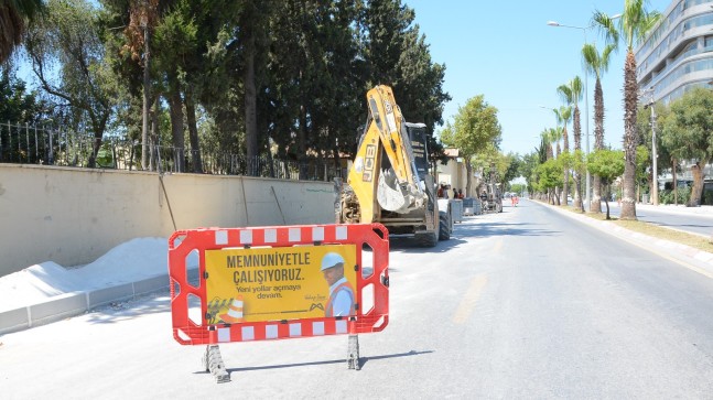 Mersin Büyükşehir Belediyesi’nden Tarsus’a Modern Kaldırımlar “Adana Bulvarı ve Mevlana Caddesi Yenilendi”
