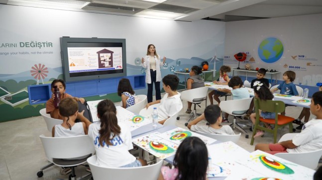 Büyükşehir’in, Mercan Bilim Merkezi’nde Çocuklara Afet Eğitimi Veriliyor