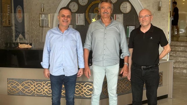 Yüksel Atum, Kürşat Tüzmen’i Zorbaz Otel’de Ağırladı