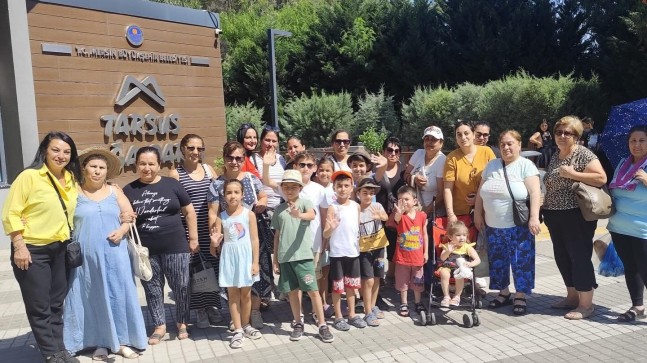 CHP Tarsus Kadın Kolları’ndan Çocuklara Unutulmaz Karne Hediyesi